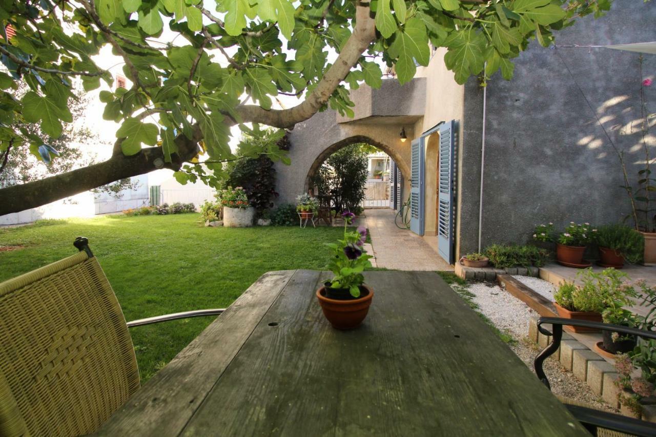 Apartment Olive Garden Punat Exterior photo